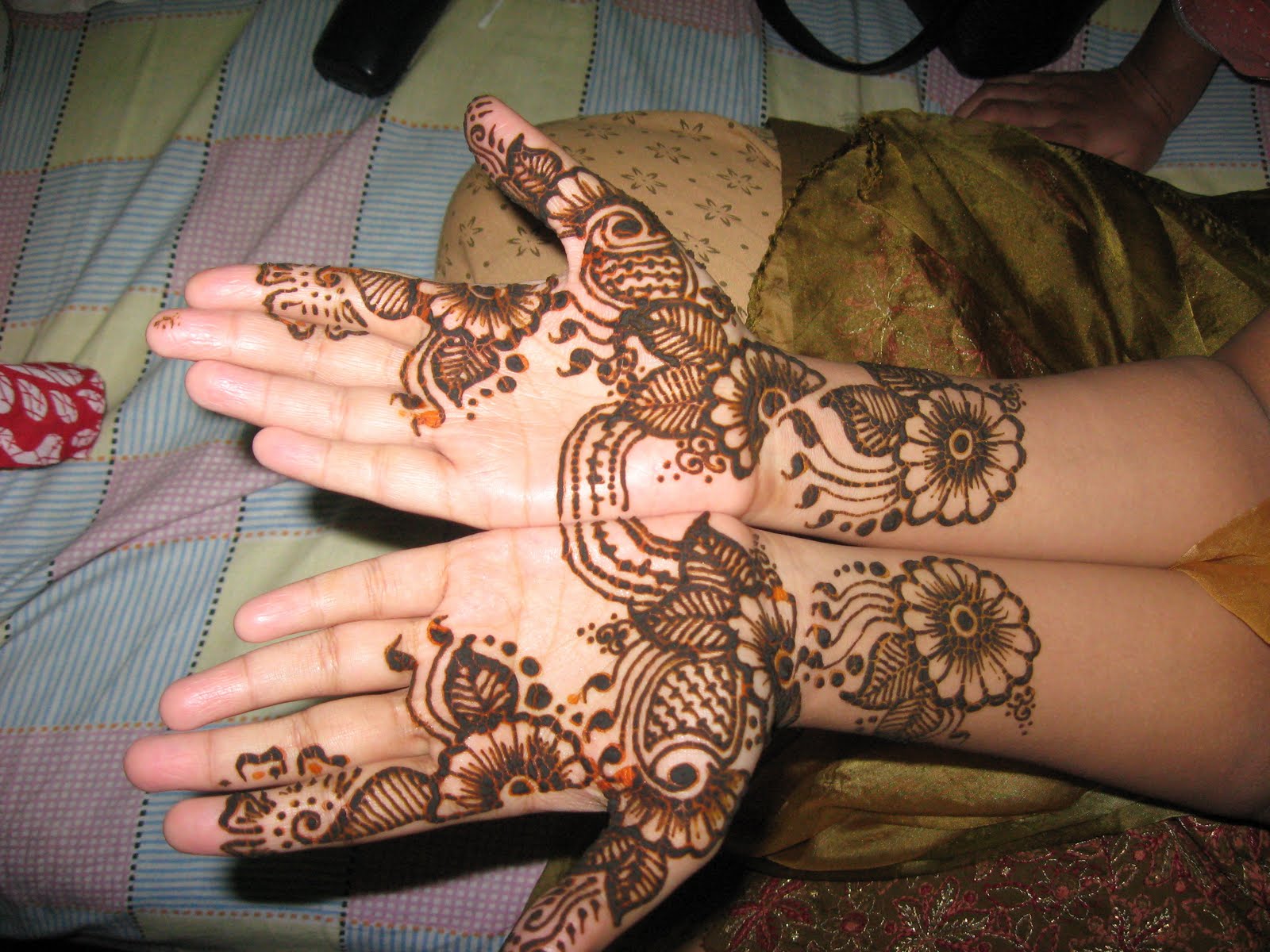 Latest Mehndi Design 2012: Arabic Mehndi Design 2012 Pictures for Latest Simple Mehndi Designs For Hands 2012 Images
66pct Latest Mehndi Design 2012: Arabic Mehndi Design 2012 Pictures for Latest Simple Mehndi Designs For Hands 2012 Images
66pct